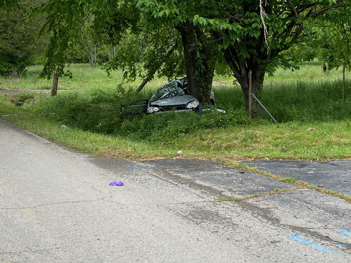 MNPDNashville's tweet photo. BREAKING: Single car fatal crash now being worked in the 2200 block of Couchville Pike. 3 persons, believed to be teens, were in the vehicle. 1 killed, 2 others critically hurt. https://t.co/bTsxVOw8jQ