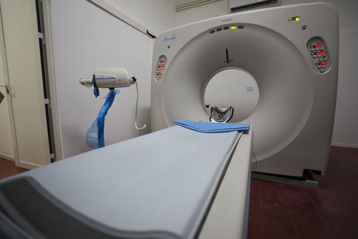 gustavovaldesok's tweet photo. Inauguramos la primera etapa del Hospital de Campaña Hogar Escuela, el más grande del norte argentino. Construido en tiempo récord en #Capital para responder ante la eventual demanda de pacientes con COVID-19, cuenta con tecnología de vanguardia para afrontar la pandemia. https://t.co/tqEKbHJtrl