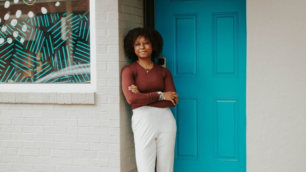 onastl's tweet photo. Meet @southtownyoga owner Candace Glass, who will guide #ONASTL through a virtual yoga and meditation session Thursday, May 7. Join us at 5:30 pm. RSVP for 🔗 https://t.co/WUwabIP8Gw
#selfcare #mentalhealth #journalism https://t.co/2xQLuGuER1