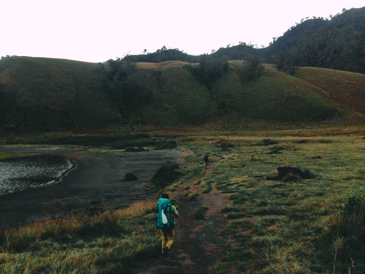 Den_Suji's tweet photo. Melipir di Ranu Kumbolo

Akhirnya kami tiba di Ranu Kumbolo. Tetapi, tujuan kami untuk nenda bukan di sini. Jadi, perjalanan masih harus dilanjutkan.
Klik link di Bio untuk cerita perjalananku. https://t.co/7yqYbnSAPu