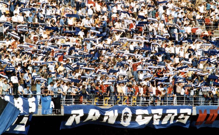 PisaSC's tweet photo. 🔙 6 maggio 1984
🏟️ STORICA trasferta a San Siro: 10.000 tifosi del Pisa sugli spalti per la gara di Serie A contro il Milan. In campo un’impresa sfiorata, sugli spalti una giornata memorabile.

Ehi @acmilan ricordi? https://t.co/meT8kO0lAP