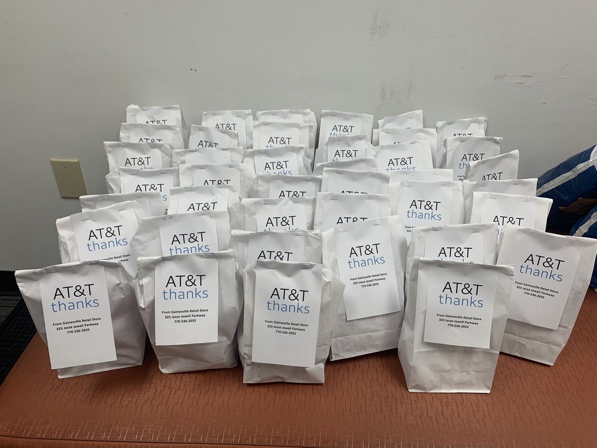 trent_att's tweet photo. GainesVegas has prepared goodie bags for some nurses around Gainesville. Marvin &amp; Charly received big thank you smiles from various locations as we thanked them &amp; spread the good word about AT&amp;T! #attemployee @QueD31 @gsc_unitedforce #forcefacts #unleashtheeast @DuncNation1 https://t.co/cXELSJcGMd