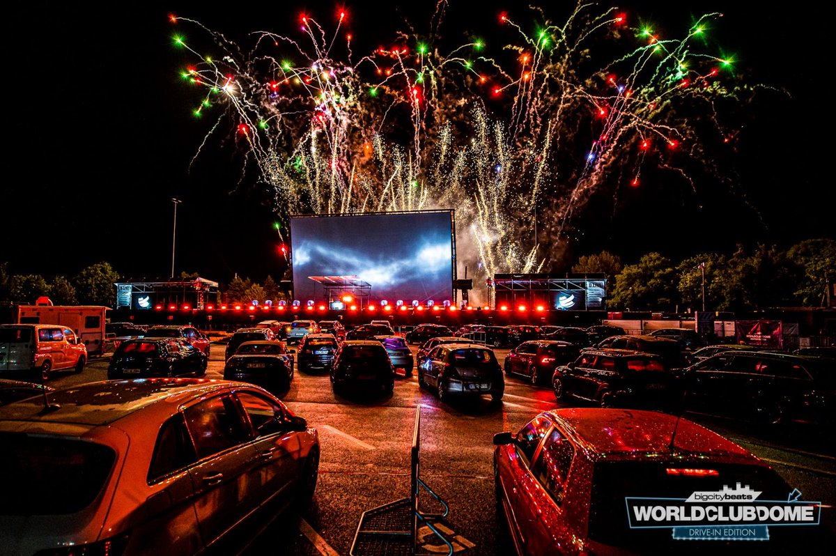 UCRadioMX's tweet photo. No te pierdas el #podcast de #MDMelectro @mdmelectro escucha a @PicoNavarro y @labiosdeglitter con todos los detalles de:
🔸Bob Sinclar.
🔸Nuevo formato de Festivales Drive In.
🔸5 documentales de música electrónica.
Disponible desde las 8pm https://t.co/e41PTzaChR https://t.co/Sk75ZGX5gY