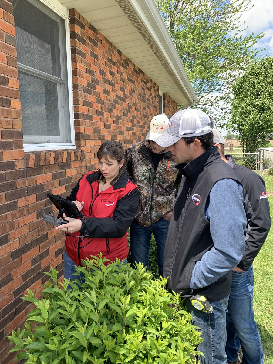 217BrianH's tweet image. Drone training with the interns at South Central FS today. It’s all about imagery and scouting these days. @sentera_uas #mifield @SouthCentralFS