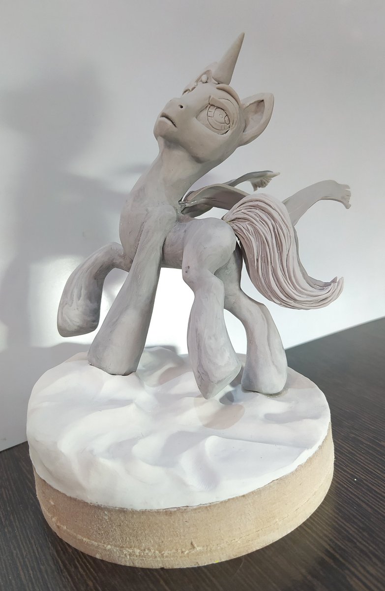 felinexycw's tweet photo. Making a pose for stallion ✍️
#pony #wip #creative #figure #figurine #sculpture #craft #sculpting #fandom #fanart
#polymerclay #sculpey #artclay #traditionalart #art #ooak #hobby #oc #ocfigure https://t.co/s69tNmnw9d