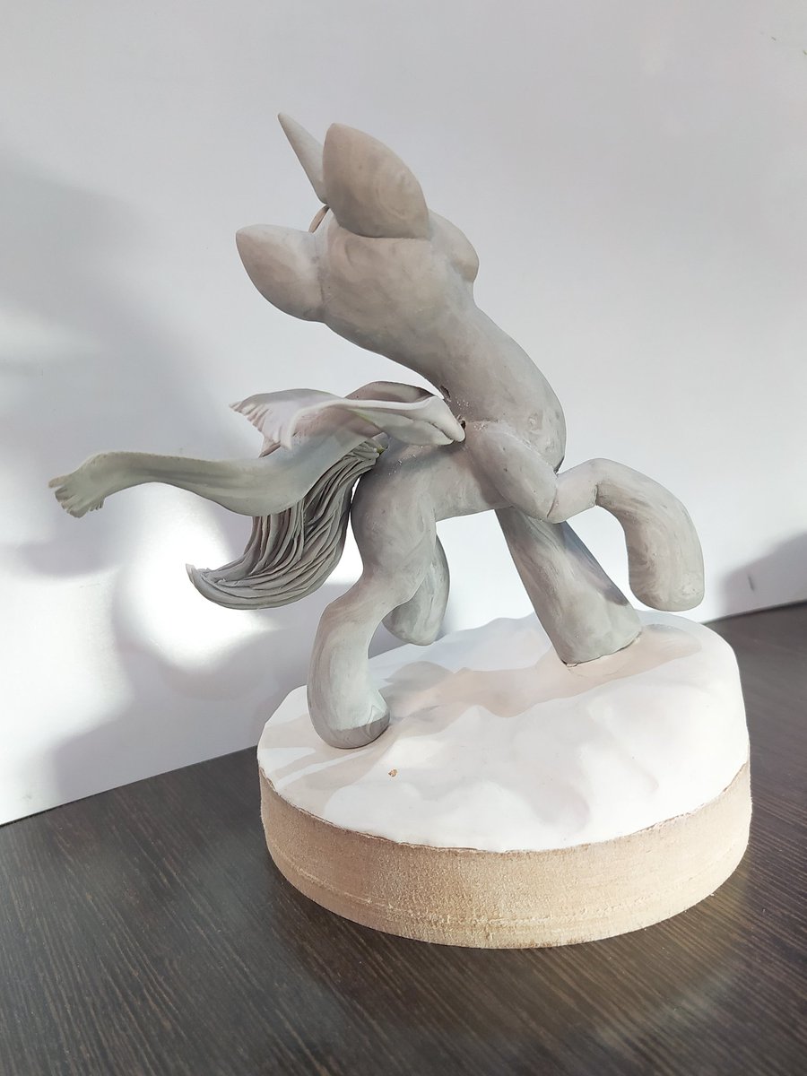 felinexycw's tweet photo. Making a pose for stallion ✍️
#pony #wip #creative #figure #figurine #sculpture #craft #sculpting #fandom #fanart
#polymerclay #sculpey #artclay #traditionalart #art #ooak #hobby #oc #ocfigure https://t.co/s69tNmnw9d