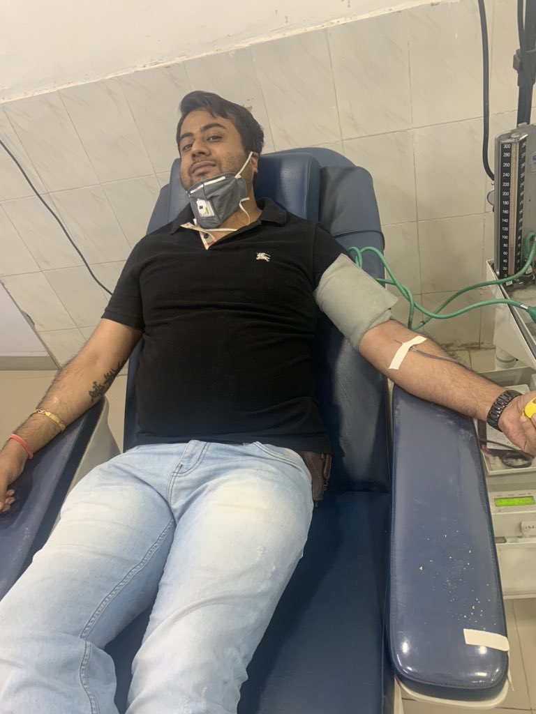 AjayPancham1's tweet photo. इस #covid19 lockdown के घड़ी में पूरी निस्ठा से सेवा करने की प्रेरणा देने के लिए आभार @KunalSarangi 
“राशन भी और रक्त भी” सब जनता के लिए। 
#FeedTheNeedy #lockdownextension #target2024
@BJYMinJH 
@yourBabulal 
@BJP4Jharkhand https://t.co/50WSJv8MWh