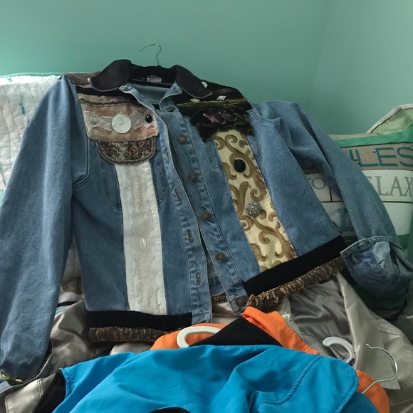 CarenHelm's tweet photo. So good I had to share! Check out all the items I'm loving on @Poshmarkapp from @MarathonME #poshmark #fashion #style #shopmycloset #borne #taylorg: https://t.co/GHMdci7KuF https://t.co/Gef9ZrhlcS