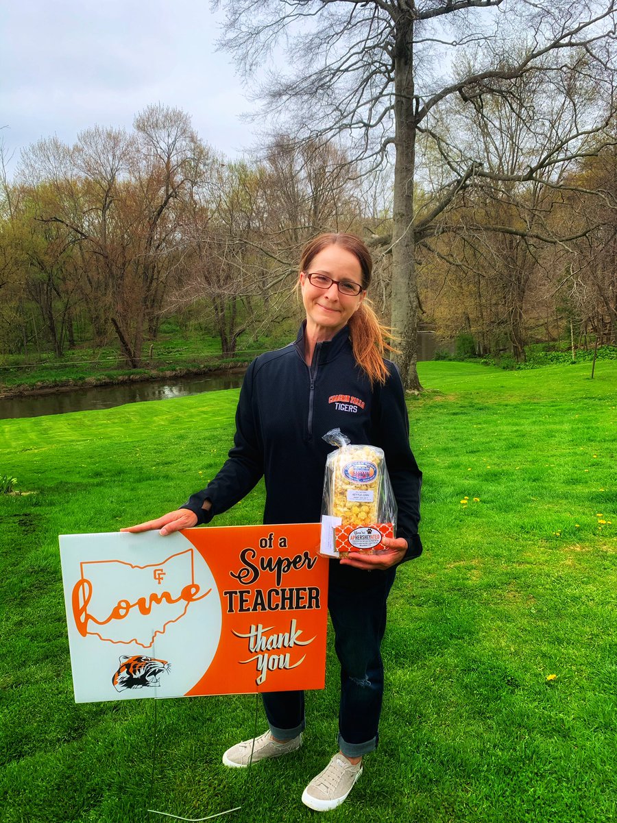 MrsJansonCF's tweet image. What a wonderful surprise! Feeling the love today! Thank you, thank you!💕
@ChagrinFallsPTO #cfevsHOME #CFEVSGoesDigital #cfevs