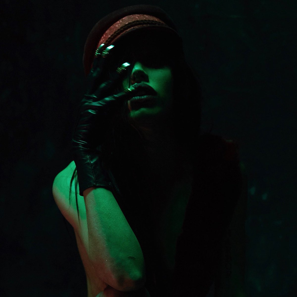 It’s a sweet bright green light @jamesmountfordstudio
New content coming sooneth!🌹