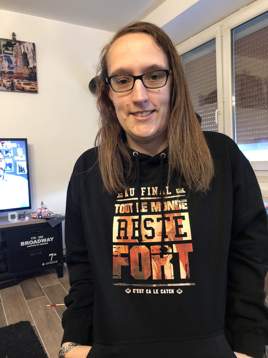 Halyssia's tweet image. Trooopp contente après 1mois d’attente il est enfin là merci @Sturricane @ludwine999 @LeGoanMayo @RabbiMantaur @NorbertFeuillan pour tous le travail fourni 😀😁😍 #3cfm #wwesko #CravacheClub