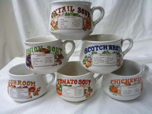 wahdaghabeya's tweet photo. every egyptian household has this soup bowl set https://t.co/l6L98HV4uG