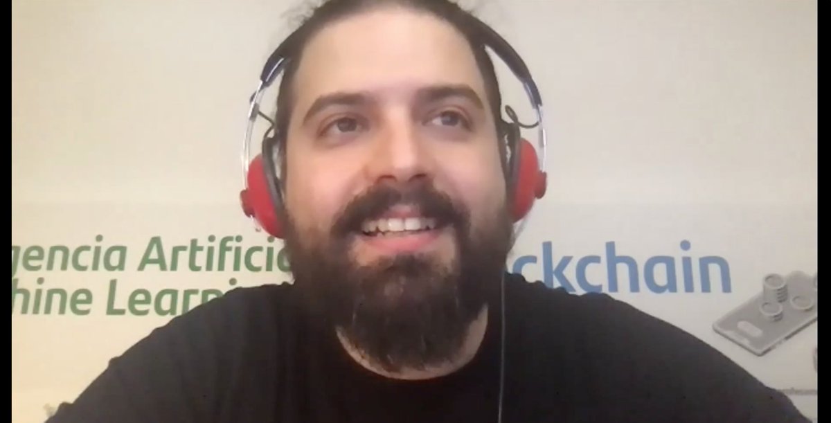 interacso's tweet photo. Hoy hemos tenido la visita de un gran amigo del #InteracsoTeam: @DavidAlayon de @mindset_tech @Innuba_es. Nos ha hecho una introducción súper inspiradora sobre diseño de futuros y prospectiva estratégica. ¡Muchas gracias!🙌 #learning2gether #inspiration #InteracsoInspiration https://t.co/g0tp1T0Vwb