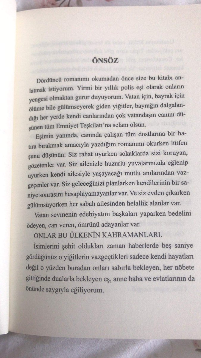 PolisHaberVideo's tweet photo. #SizdenGelenler

Devrem kolay gelsin. Bir polisiye roman aldım, önsözünü bir açtım, polis eşi olduğunu gördüm. Bizlere yazdıkları duygulandırdı ve gururlandırdı.

Sayfada paylaşsan da, belki destek olabiliriz meslektaşımızın eşine? 

Ayla Koca - Kıyam Zamanı https://t.co/XhHuOOtY1O