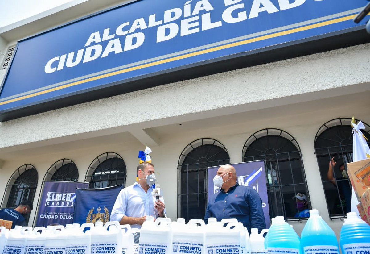 emuyshondt's tweet photo. También llegamos a Ciudad Delgado, y entregamos al Alcalde Elmer Cardoza insumos para la prevención y contención del COVID-19, y algunos víveres para los más necesitados de su municipio. ¡Juntos saldremos adelante! https://t.co/DaZF1oZVO4