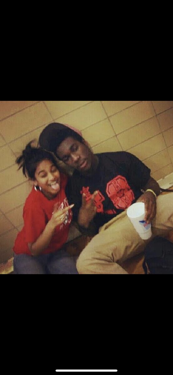 Nottooickyyy's tweet photo. Happy mother fucking birthday to my best friend everrrrrr since freshman year 🥺🥰 wish him hbd yall. More life 🤩🤘🏽🎁🔥🎊❤️🎉🎉 #10yearsplus #bem #loveyou @bemsativa https://t.co/mbNoW6vTEr