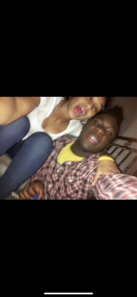 Nottooickyyy's tweet photo. Happy mother fucking birthday to my best friend everrrrrr since freshman year 🥺🥰 wish him hbd yall. More life 🤩🤘🏽🎁🔥🎊❤️🎉🎉 #10yearsplus #bem #loveyou @bemsativa https://t.co/mbNoW6vTEr