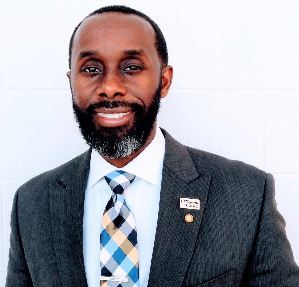 HoustonISD's tweet photo. 🤗🎉💙💛 Another BIG SHOUT OUT to @BTW_Houston Principal Dr. Carlos Phillips (@_cphilli2) on being named the 2020 @HEBexcellence in Education Secondary Principal award winner! #HISD is so proud! 🤗🎉💙💛 https://t.co/AYGUrX3MLh #SuccessTheWashingtonWay #HISDEmpowers https://t.co/ZDjWPLDh1b
