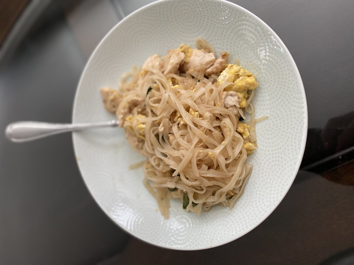DocWX's tweet photo. Homemade Pad Thai is what for lunch. @ShannaNBCLA, don’t be jealous :-) #QuarantineLife #SaferAtHome #LunchFromHome #foodie #ThaiFood https://t.co/7hz9WmSXBy