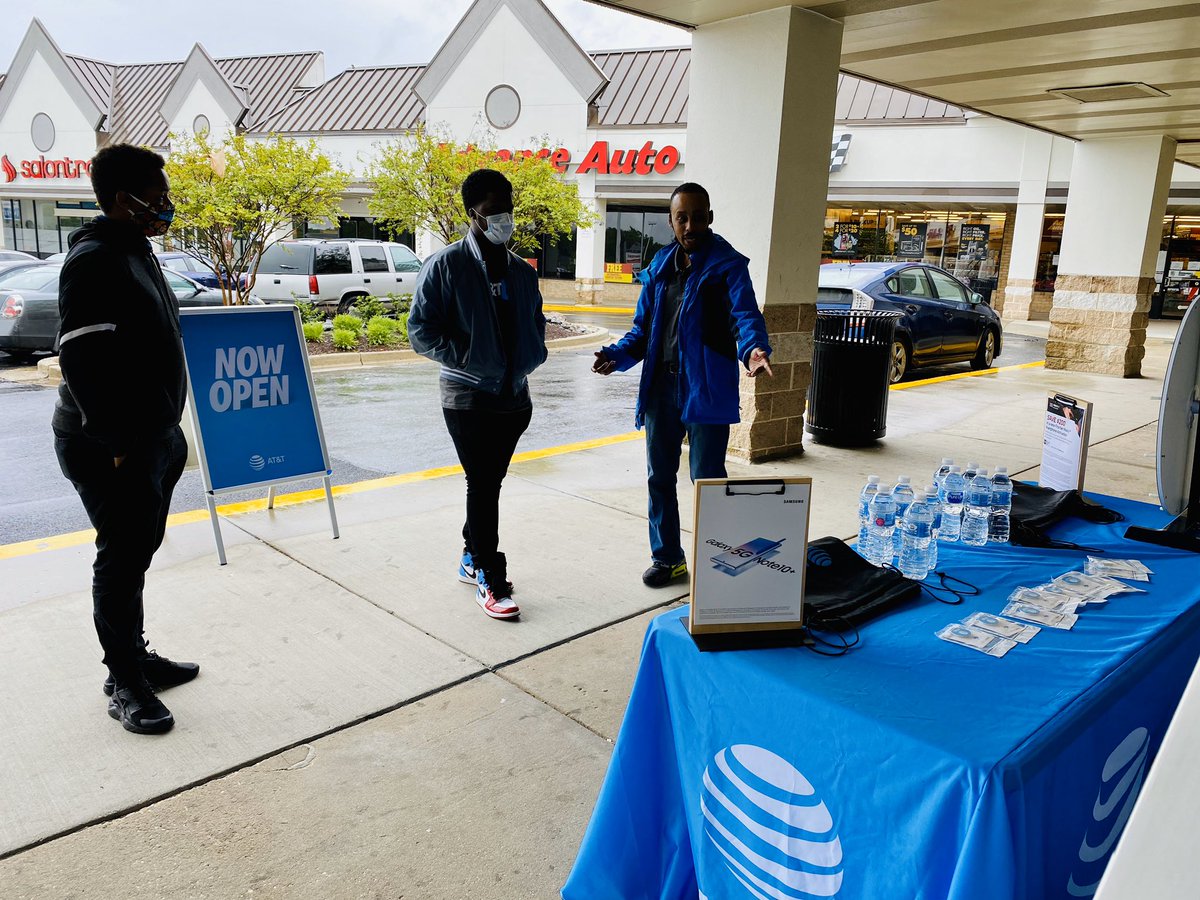 DC_XFactor's tweet photo. Stoked about the amazing collaboration that I just witness with @AnikaLaurel and #RAISEMANAGER @victorharrisIII!  Lots of good game planning on in-store and out of store execution!  We are ready to #RAISE our game to the NEXT level!  @BrandonVAnika @jd4180 https://t.co/YODI4UwxII