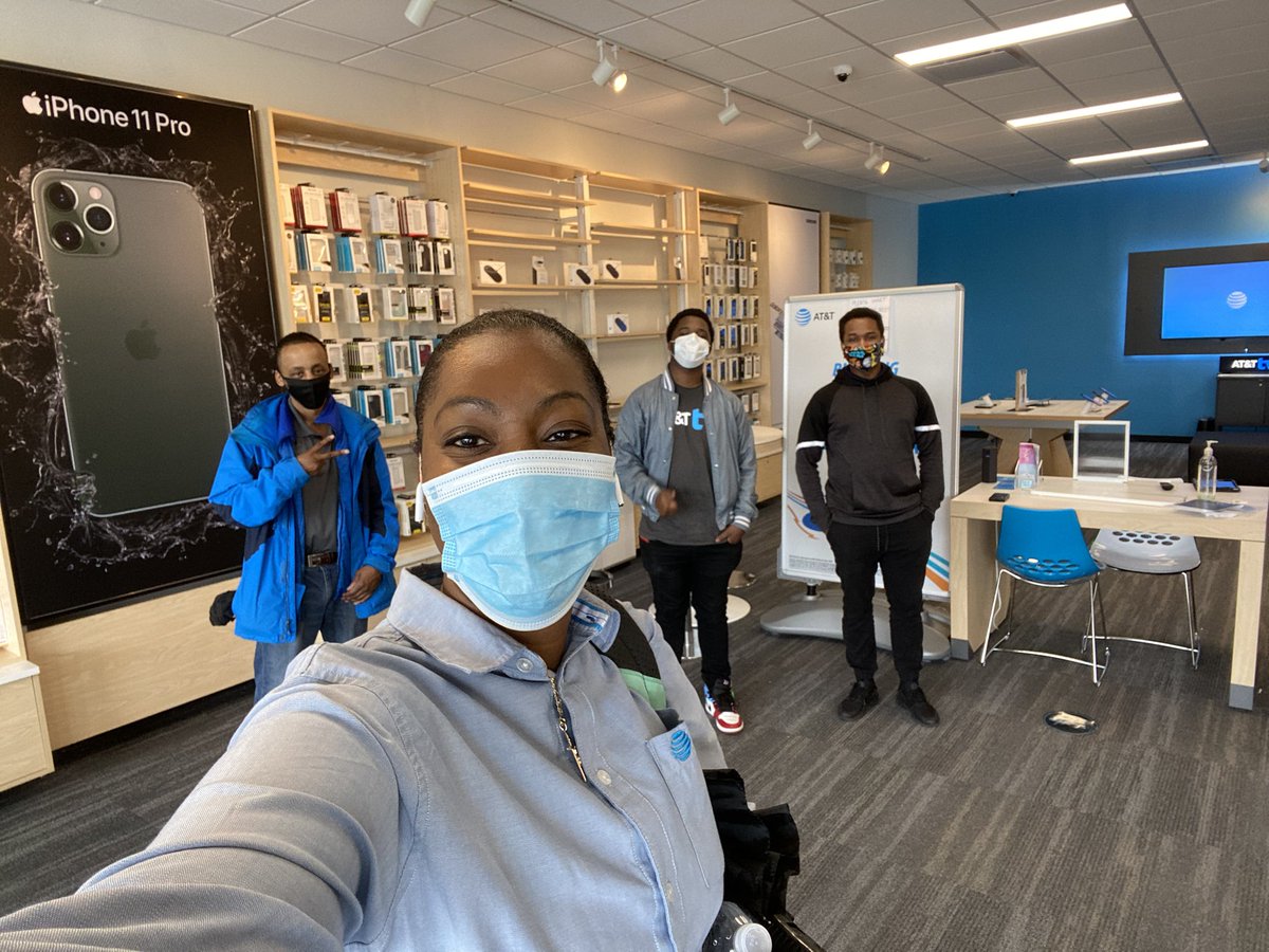 DC_XFactor's tweet photo. Stoked about the amazing collaboration that I just witness with @AnikaLaurel and #RAISEMANAGER @victorharrisIII!  Lots of good game planning on in-store and out of store execution!  We are ready to #RAISE our game to the NEXT level!  @BrandonVAnika @jd4180 https://t.co/YODI4UwxII