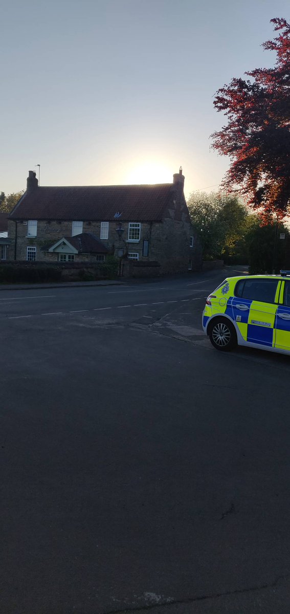 HumberbeatERYS's tweet photo. #Brantingham #Welton Reassurance visits to local villages this evening. Going onto to patrol Brough and surrounding areas 👍 #communities #staysafe https://t.co/qsQu86xrBq
