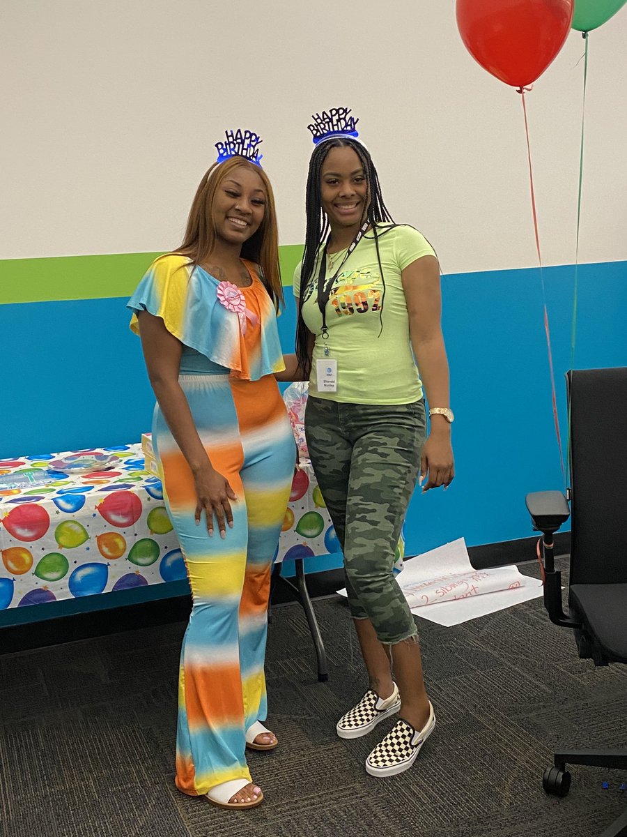 wanda452016's tweet photo. So today we celebrated two birthdays...My new hire class THEY ROCK...Happy Birthday ladies....@anthonyetuggle @OS_CallCenter @Fe_cupcakes9 @HustleTuggle @zaentre https://t.co/WO7ODJVl7t