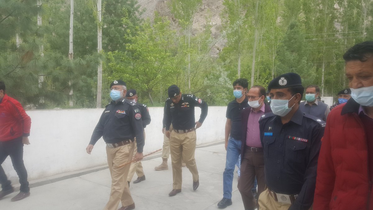 DKharmang's tweet photo. Inspector General Police Gilgit Baltistan visited Kharmang District,appreciated the efforts of Team Kharmang to maintain the status of Corona free District and urged the  people to cooperate with Government to fight COVID 19. https://t.co/3iqXtJsmrg