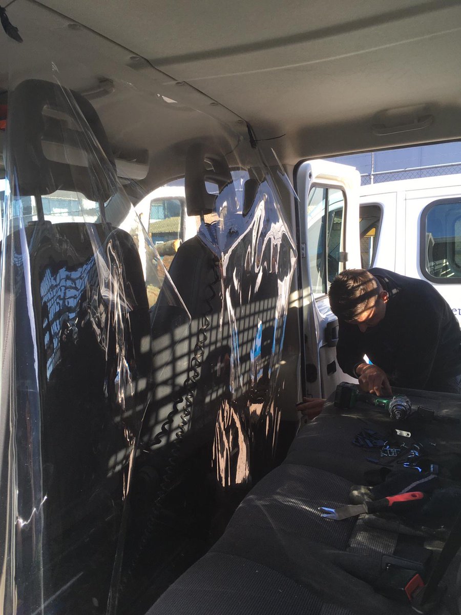 Extra bescherming met corona schermen. Wij bieden 2 varianten scheidingsschermen: bit.ly/3c64GhE
Montage op lokatie is ook mogelijk. Zoals recent in opdracht van de gemeente Kampen.
#staysafe #corona #mobiliteit