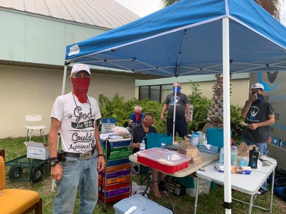 ResistHarm's tweet photo. #ResistHarm continues to lift up inclusive ministries shining the light of Christ in the world.
Mosaic is a mission-based new church in Palm Bay, FL. They partner with local nonprofits and serve the homeless by providing weekly meals, showers, clothing, and services. 1/4 https://t.co/SgwOvTMFhA