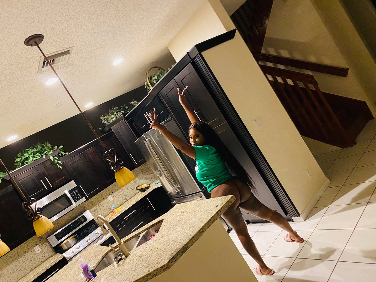 sukihanagoat's tweet photo. Just got my new house so happy!!!! https://t.co/G990cl977J https://t.co/27Lkx6akcp