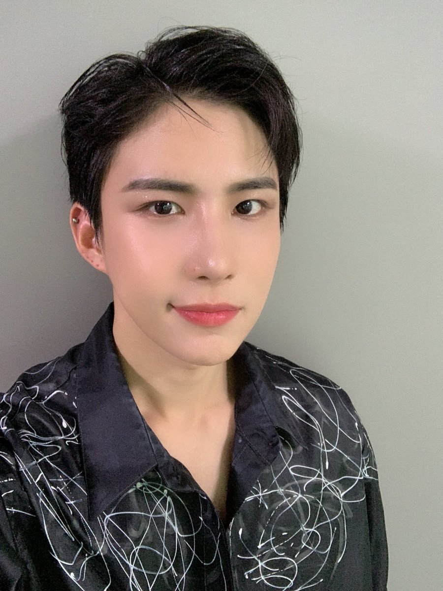 KimSeyoonFR's tweet photo. 📷 | 05.05.20 | TWITTER 🤖

➧ “Choices, avez-vous regardé The Show et Idol Radio aujourd'hui ??
C'est tellement bon d'arriver à vous voir le Jour des Enfants !! Merci beaucoup et je vous aime 🤭”

© @official_ACE7
🇬🇧 acetranslation
🇫🇷 KimSeyoonFR https://t.co/Y0b32UHtlO