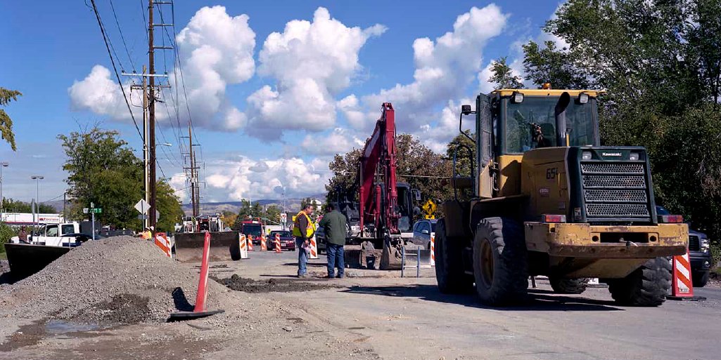focusutahidaho's tweet photo. The Tesoro Oil Refinery had many pipe networks to work around. With constant field adjustment, we maintained the original intent of the approved infrastructure design.
#Tesoro #refinery #coordination #UtahDevelopment #AECUtah #industrialdevelopment
https://t.co/KCwWeNo2vj https://t.co/ALH6oP01nA