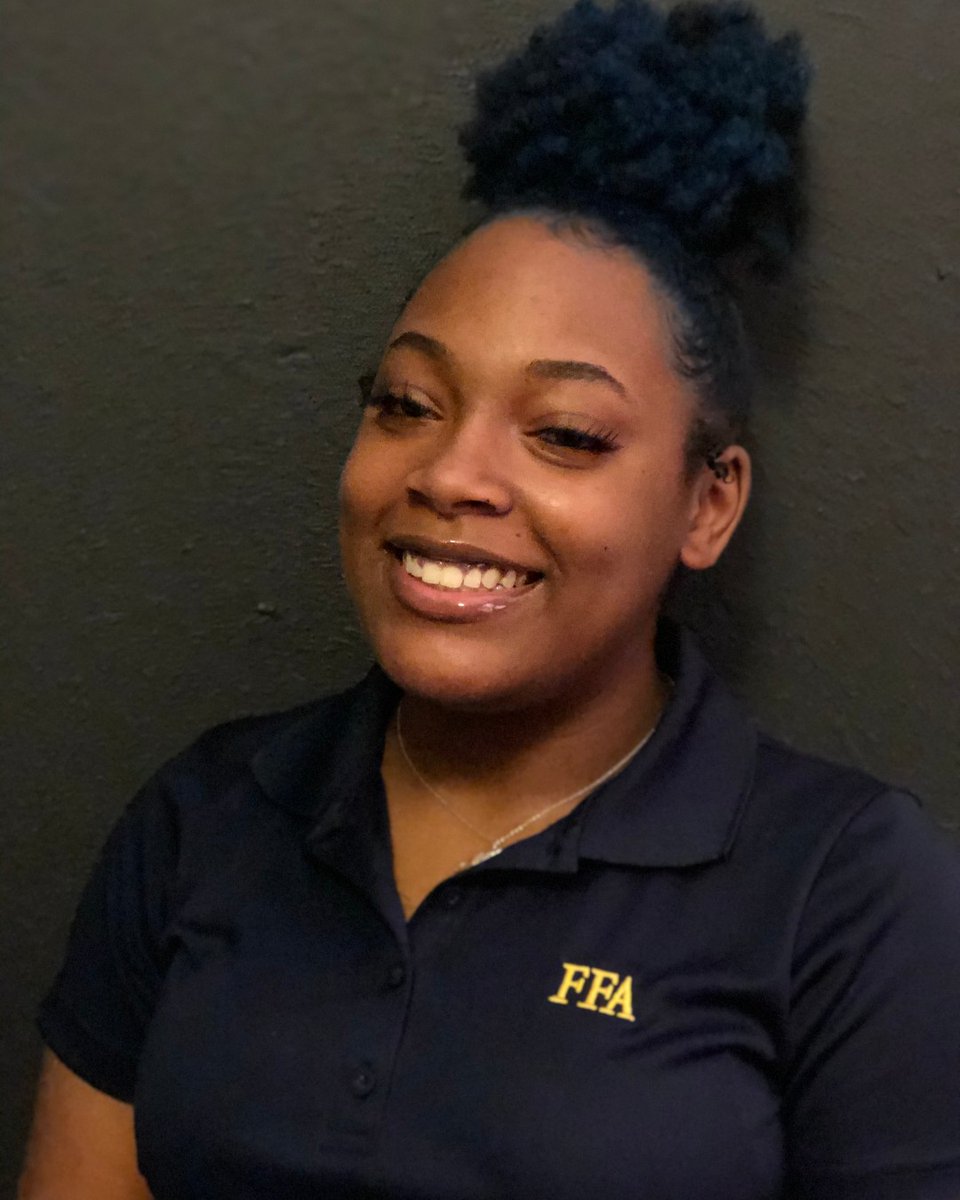 BellaireHigh's tweet photo. Senior Spotlight - Jada Davis
After graduation I plan on volunteering  at a local animal shelter or becoming a vet tech for a local animal clinic were I can get some, experience, And also attending an A&amp;M college were I will major in pre-vet med  #CardinalProud https://t.co/OHkYgWkCIl