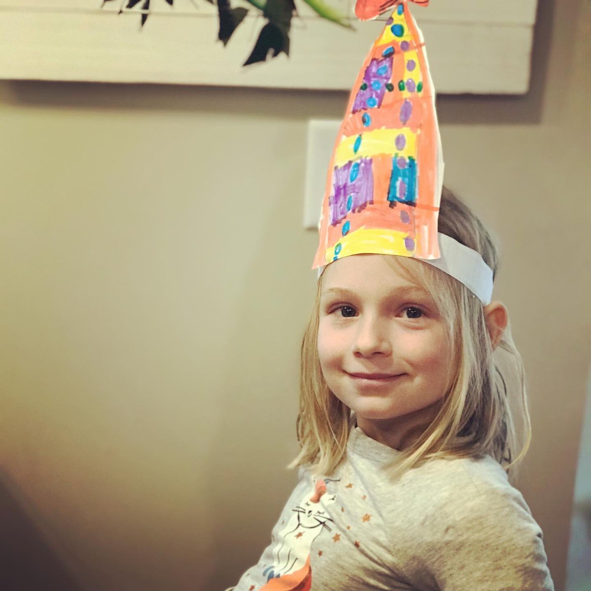 Rewlee81's tweet photo. Class summer birthday celebration. My summer baby was very excited! @KteacherSAE @SweetAppleES https://t.co/o4tiLzRcy6