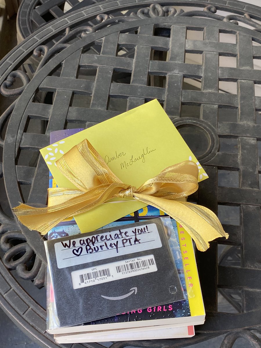 109burleyAM's tweet photo. Feeling all the ❤️ today!  Thank you @MsPlocher and @Mrs_MJNash for the wonderful surprise @BurleySchool https://t.co/lA1oheun96