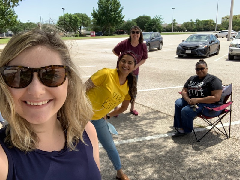 2bdetermined1's tweet photo. Thank you @JSES_Stallions admin. for our delicious @olivegarden teacher appreciation lunch! The 3rd grade team enjoyed it together a la fresco on this beautiful day while maintaing social distancing. @AP_SYoung 
@FWesprincipal 
#TeacherAppreciationWeek 
#covid19 https://t.co/OVfHYoZBJS