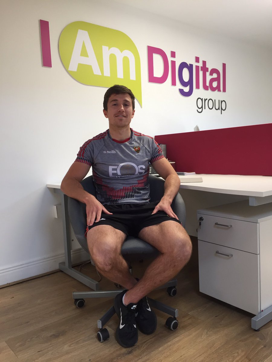 mungo4's tweet photo. A dozen or so takes later and he finally gets there @KevinMcKernan1 🥴 young @ryanmca15 is learning fast 😉 @iamdigitalgroup @iamtrishaheaney @OfficialDownGAA #hairlessforhospice https://t.co/jAT31jrwJA