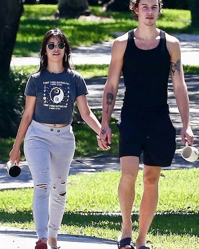 LastThreeCells's tweet photo. Camila cabello and her gay boyfriend
@Camila_Cabello
@ShawnMendes
#rock_paper_scissors
#braincell1 https://t.co/01ZcU0g3Qx