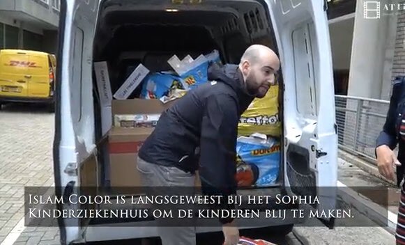 JoramvKlaveren's tweet photo. Wat een prachtig initiatief. Korte video van activiteiten tijdens de Ramadan van vorig jaar: https://t.co/gzb08SVwaj #islam #ziekenhuisbezoek https://t.co/nEHiYhNyGb