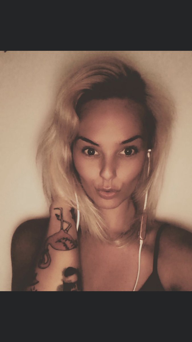Don’t tell me what they said about me. Tell me why they were so comfortable to say it around you. #snapchatfilter #snapchats #selfie #dutchie #dutchvlogger #vlogger #fitdutchie #fitdutchies #dutchies #haters #afvallen #afvallenzonderdieet #gewichtsverlies