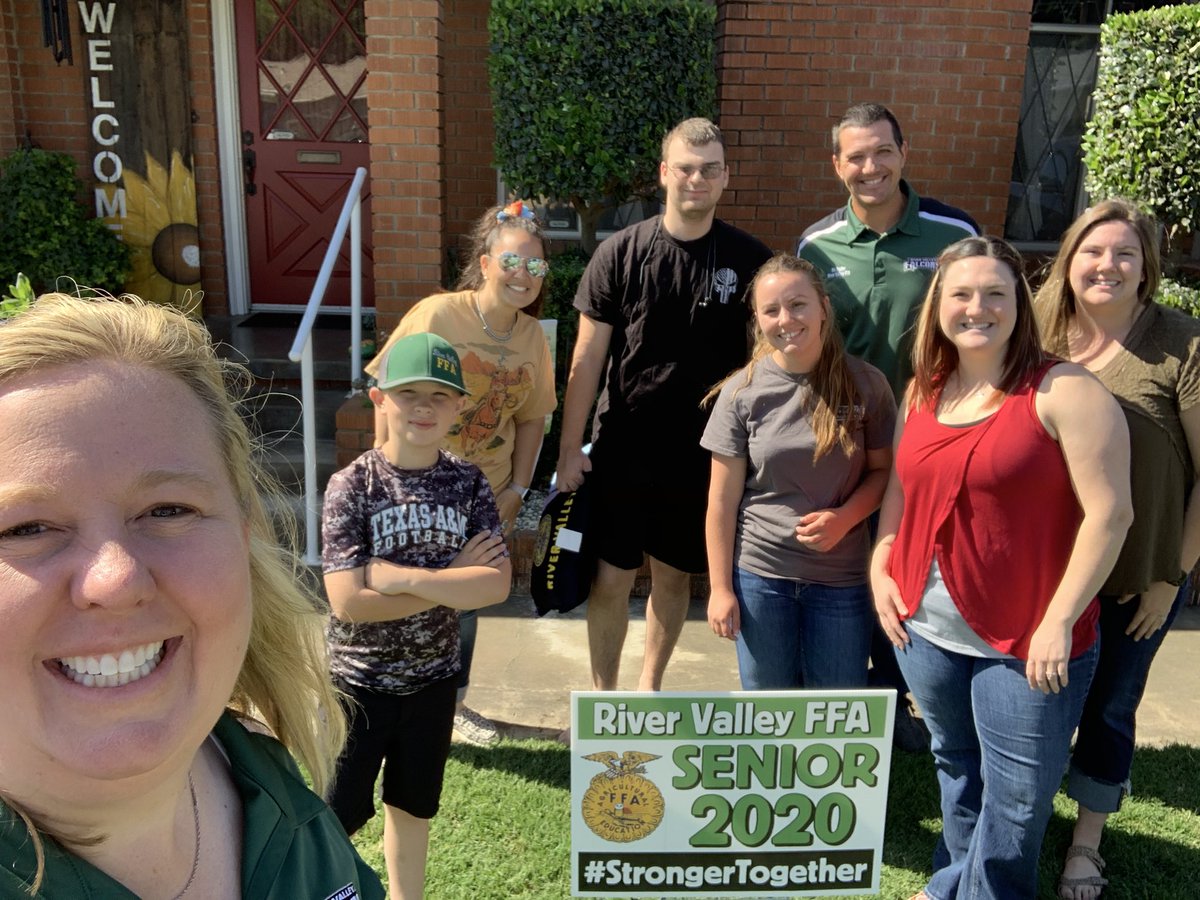 RVHSFFA's tweet photo. You never know when FFA Advisors May show up and knock on your door!  Today we spread a little love to our active seniors!  We love you and wish you only the free area things for your future!  You will always be part of our FFA Falcon Family! #FalconPride https://t.co/WEaIl7fdyB