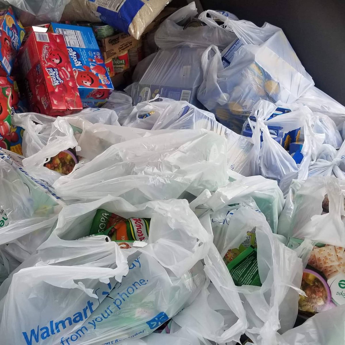 WeAreOneDover's tweet photo. Thanks to your continued donations, we were able to stock up First United Methodist Churches pantry. The pantry continues to see very high demand.#WeAreOneDover #DoverStrong #DoverUnitedNetwork #DoverNJ #Covid19 #Pandemic #NJThanksYou #FirstUnitedMethodistChurch https://t.co/A9VhqLHdIq