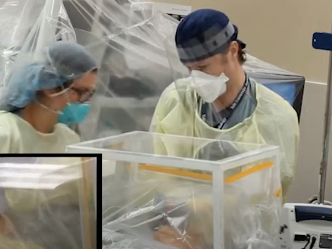 AirwayOnDemand's tweet photo. A new video from AOD: Aerosol box hampers assistant during difficult airway simulation https://t.co/Vis0rEUlyC #intubationbox #aerosolbox #intubation #anesthesia #anaesthesia #CRNA #Foamed #criticalcare https://t.co/4qXu2MCLfW