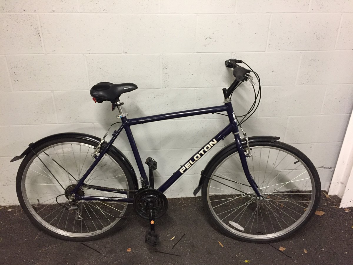 PelotonLiv's tweet photo. FREE BIKE for key workers! A classy, large, fully refurbished winner. Would suit someone 5’8”-6’.2”. Get in touch if you’re a pandemic hero! 
Please tweet with all your might https://t.co/HbhasTOaMs