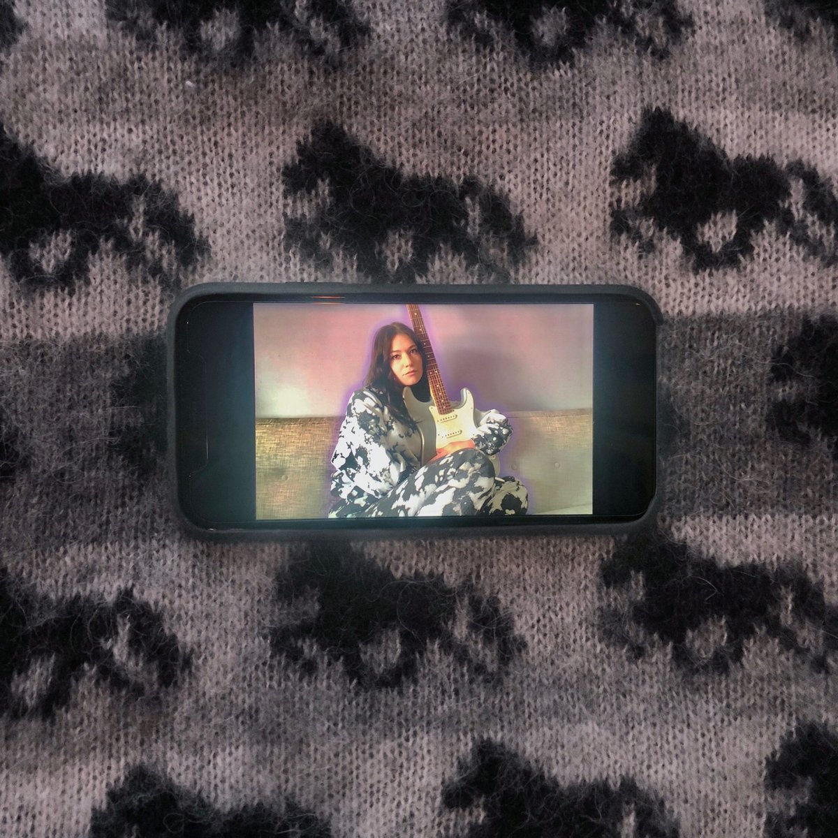 LADYGUNN tweet media