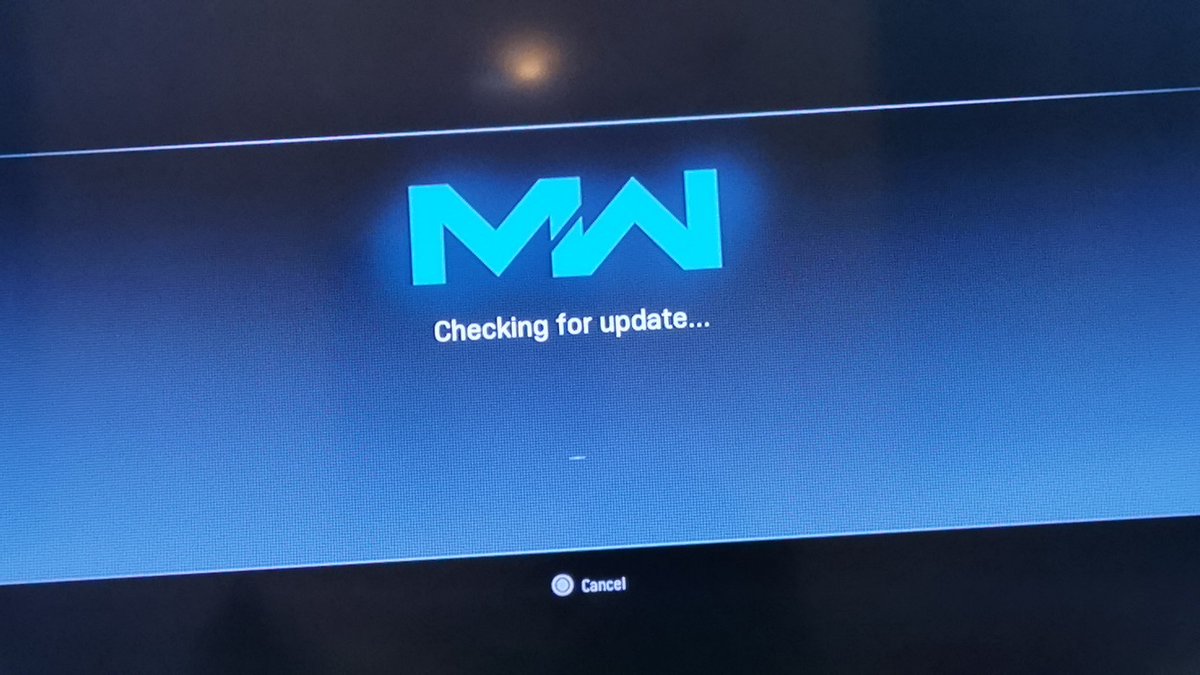 XbrhoomzX's tweet photo. @ATVIAssist hey Activision my game is stuck like this for like 10 minutes now and I'm with my friend in a party he says he has the exact same problem I'm on ps4 https://t.co/PyUVOeYNJo