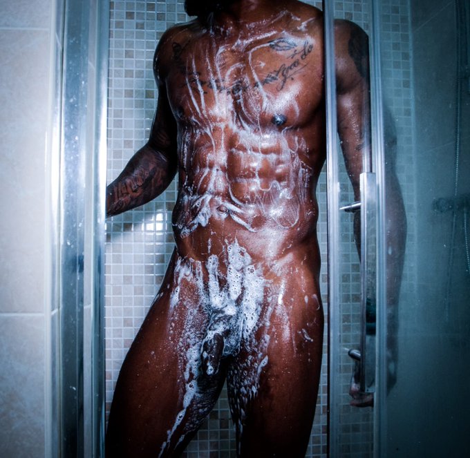 2 pic. In case you needed more reasons to check out @chocolatemix8...?????? https://t.co/TsSpT4ZANx https://t