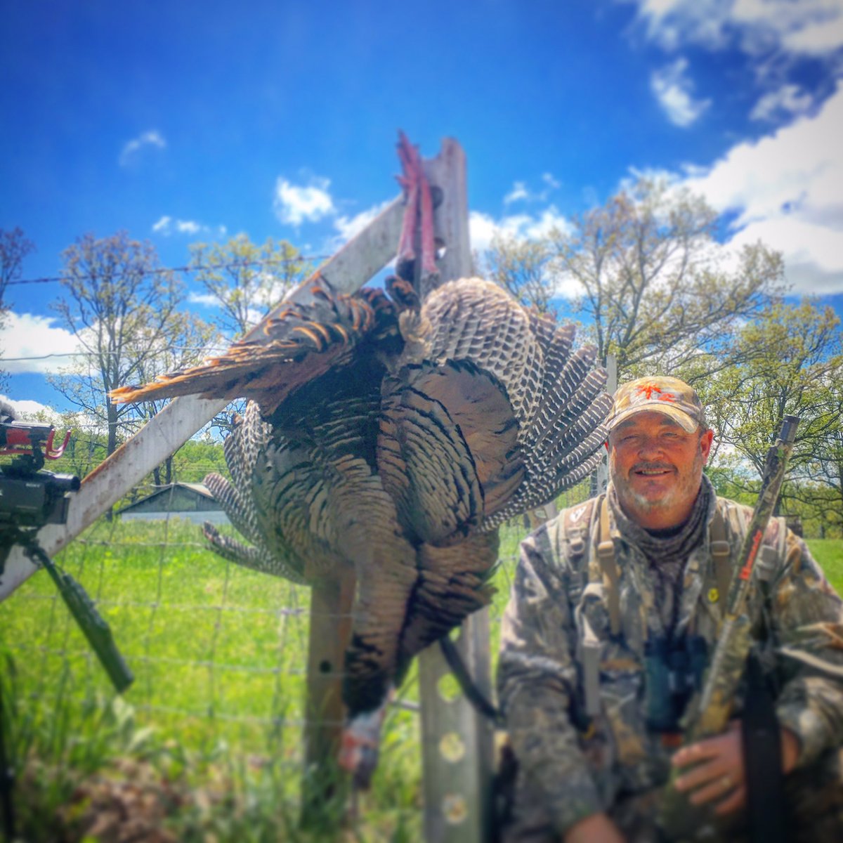 Alex_Rutledge's tweet photo. “#HORNADY HEADACHE” given out this morning at 10:03 am.#eagleseed #texasraisedhuntingproducts #ritonoptics #ozarks #Missouri #HuntChannel https://t.co/RW5bEezlnS #turkeyhunting https://t.co/mOzYmQPlTc
