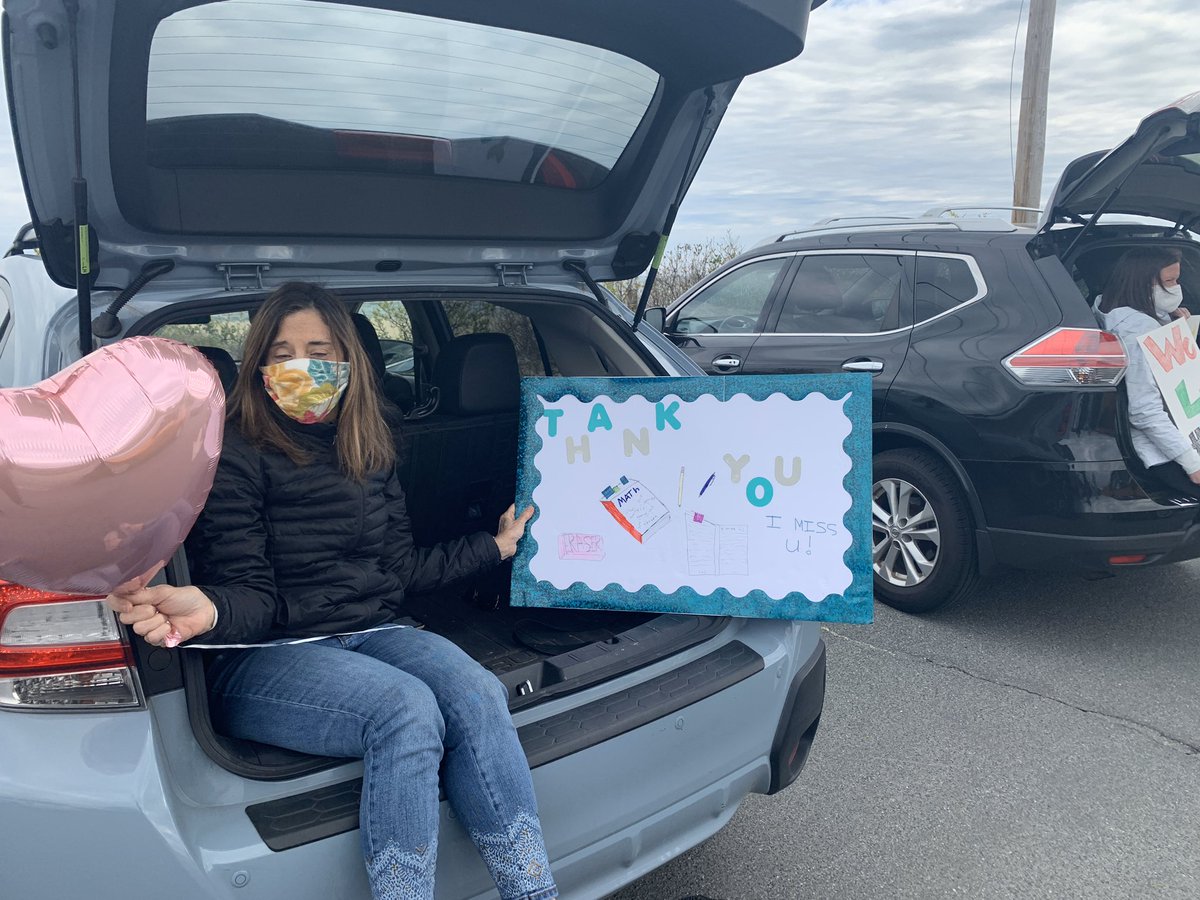 lvcsd's tweet photo. A teacher appreciation parade showed BE teachers how much they are missed and they gave the love right back to their students as they drove by honking, waving and displaying colorful signs. #ProudtobeLV @BayvillePrim @mcelhiney_scott @ajdavidsonsr 

https://t.co/EYQyi40NsW https://t.co/tqPCZHp1si